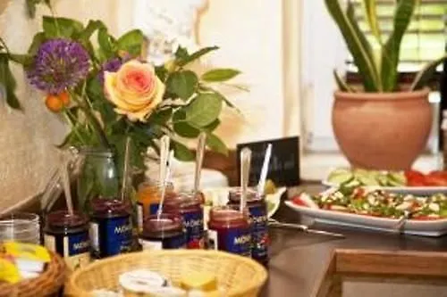 Berghotel-willingen بيت ريفي 3*